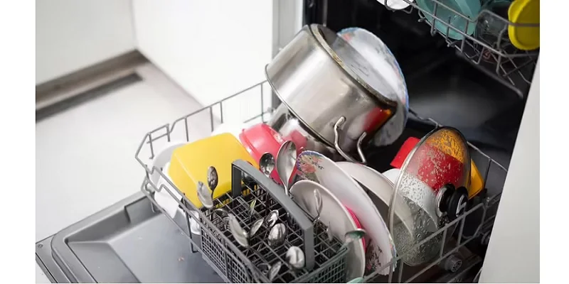 تمیز کردن ماشین ظرفشویی با سرکه و جوش شیرین